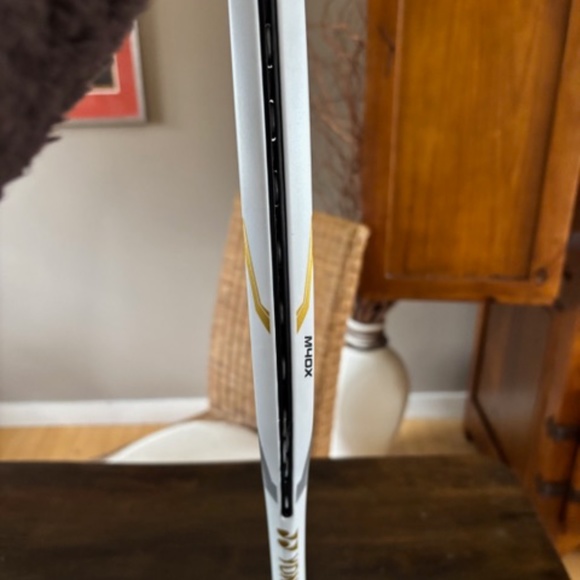 YONEX EZONE 100 Racquet: Naomi Osaka Gold Edition 4 3/8 grip - Picture 8 of 9